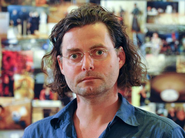 Regisseur Sebastian Hartmann, 2008 auf einer Pressekonferenz in Leipzig