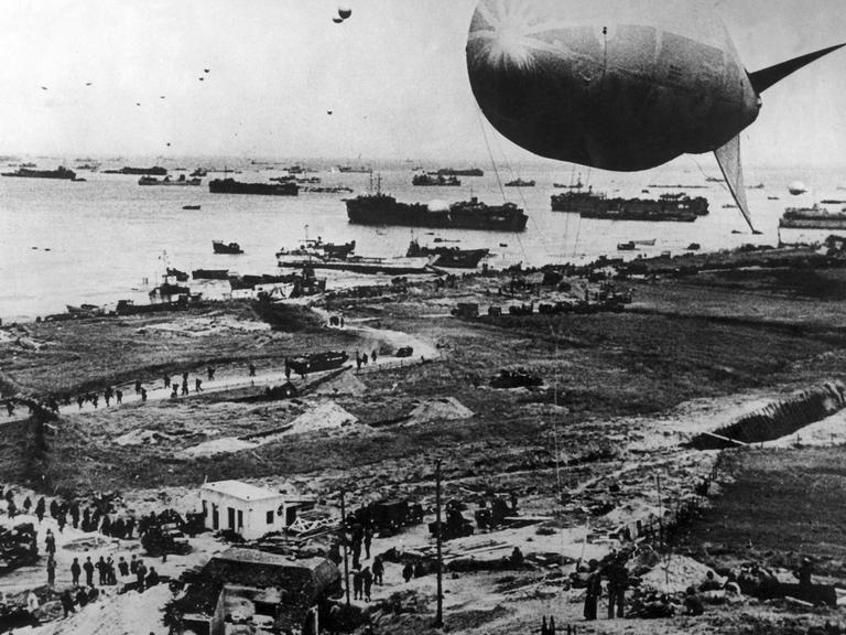 Undatiertes Archivbild von 1944: Invasion an der Normandieküste.