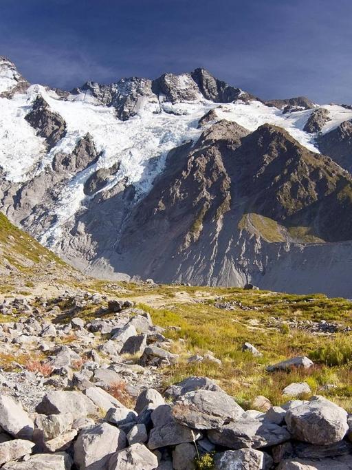 Ein prächtiger Panoramablick auf den Mount Cook in Neuseeland