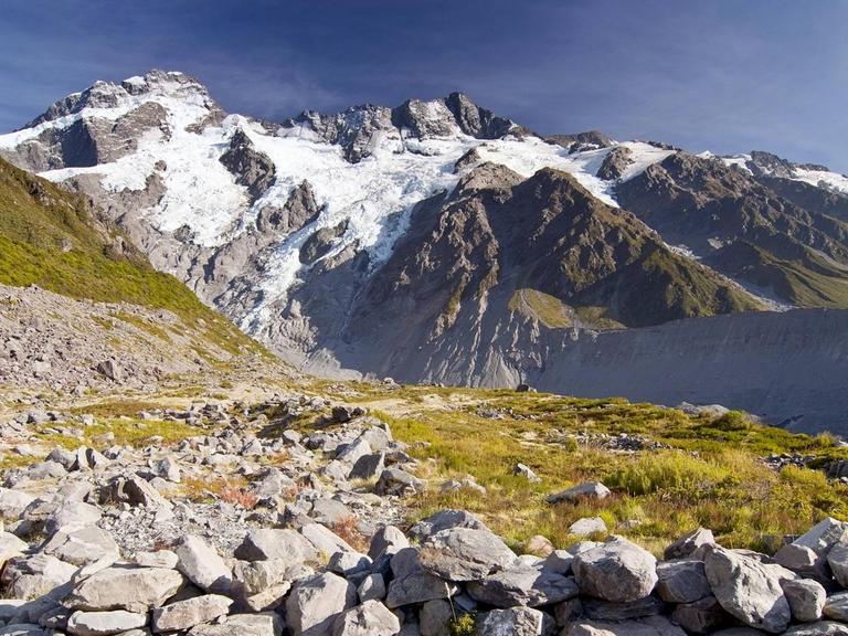 Ein prächtiger Panoramablick auf den Mount Cook in Neuseeland