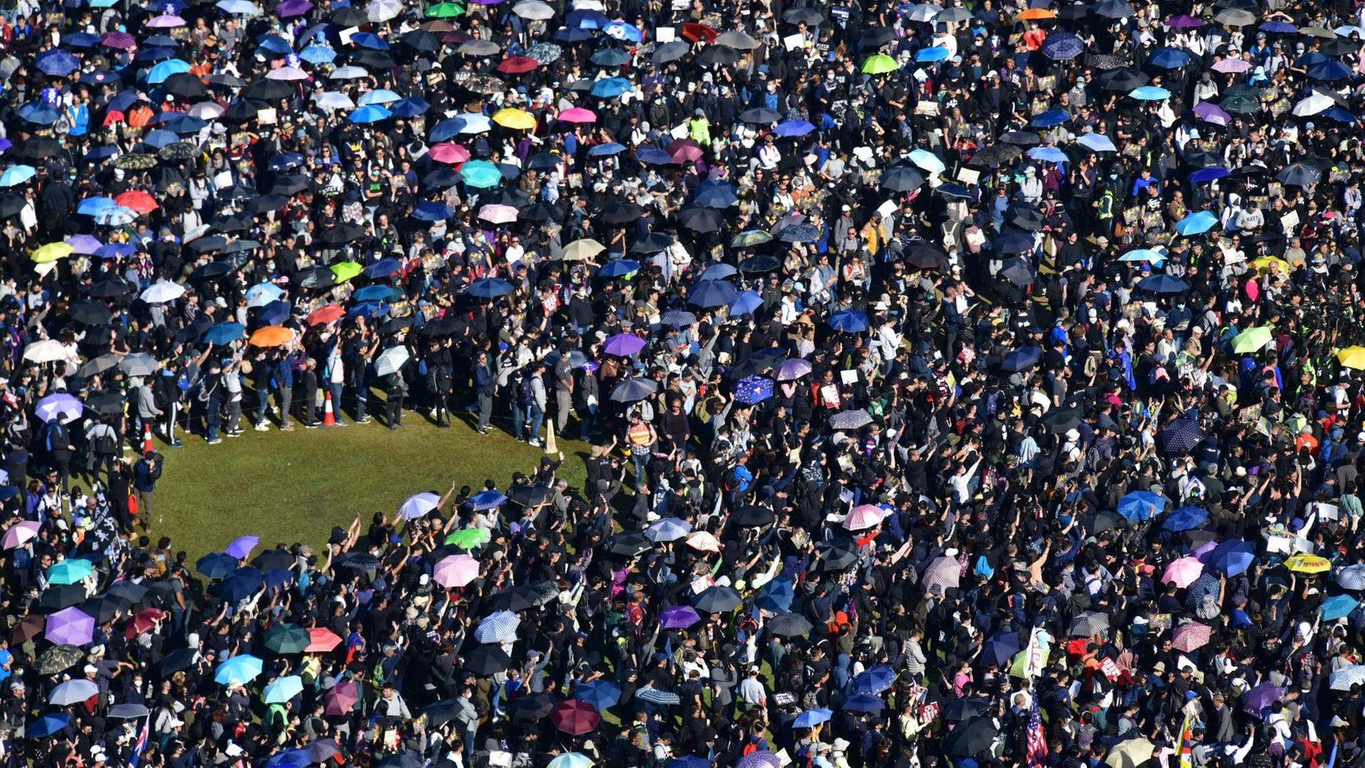 Neue Proteste im Victoria Park in Hongkong