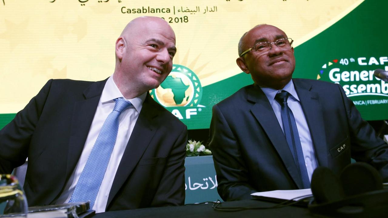FIFA-Präsident Gianni Infantino und Ahmad Ahmad, Chef des Afrika-Verbandes CAF bei einem Treffen im Februar 2018