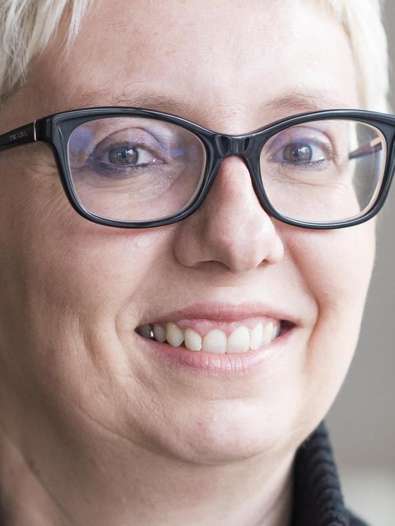 Porträt der Autorin Antje Schrupp.