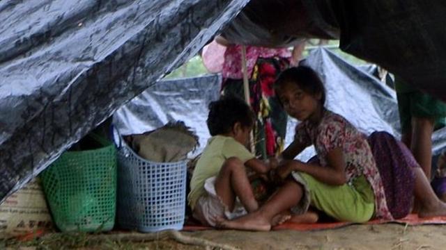 Diese Zelte in Kutupalong im Bezirk Cox's Bazar (Bangladesch) wurden von Rohingya-Flüchtlingen als provisorische Unterkunft errichtet, aufgenommen am 10.09.2017. 