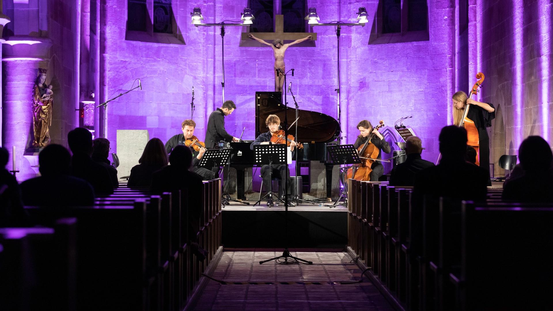 Ein Kammermusikabend in den katholische Muenster St. Paul in Esslingen: Kaan Bulak – Hymnen der Zeit
