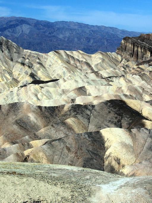 Blick auf das Death Valley in der Mojave-Wüste, USA.