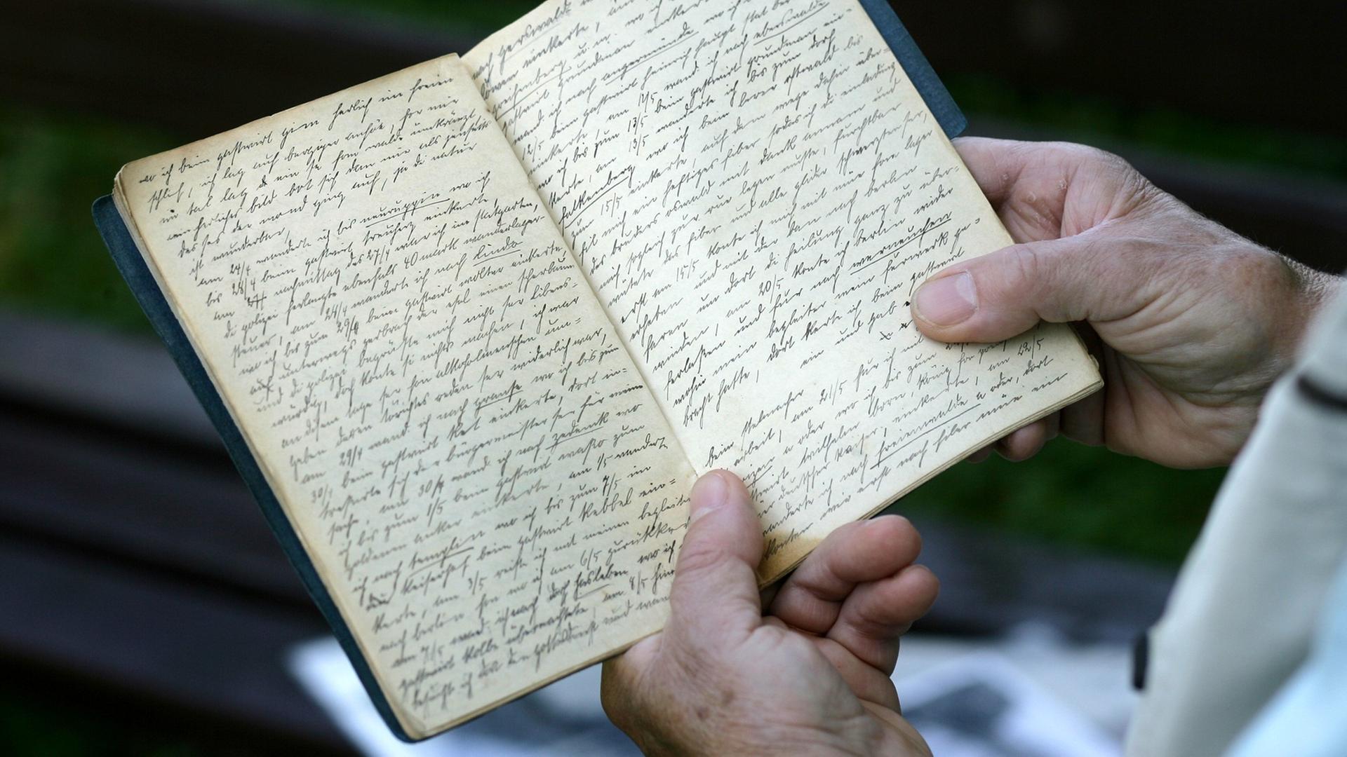 Ein Tagebuch sammelt viele alte Geschichten