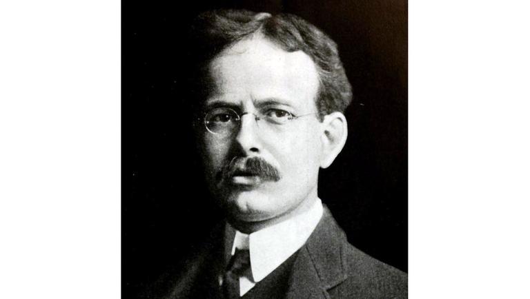 George Ellery Hale (1868-1938), Sternwarten-Anstifter und Gründer der AAS.