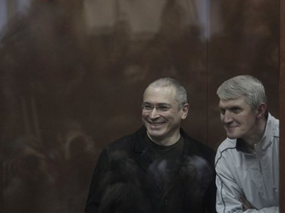 Michail Chodorkowski und Platon Lebedev vor der Urteilsverkündung