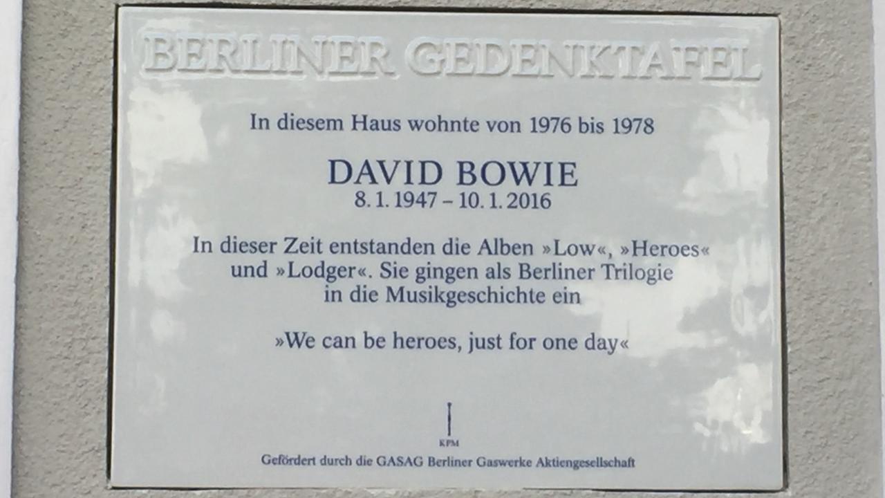 Gedenktafel für David Bowie an der Hauptstraße 155 in Berlin-Schöneberg