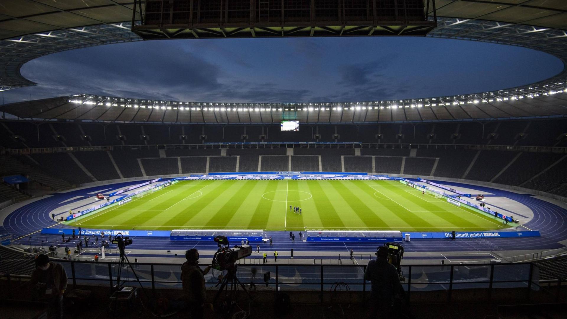 Das Foto zeigt das Olympiastadion in Berlin.