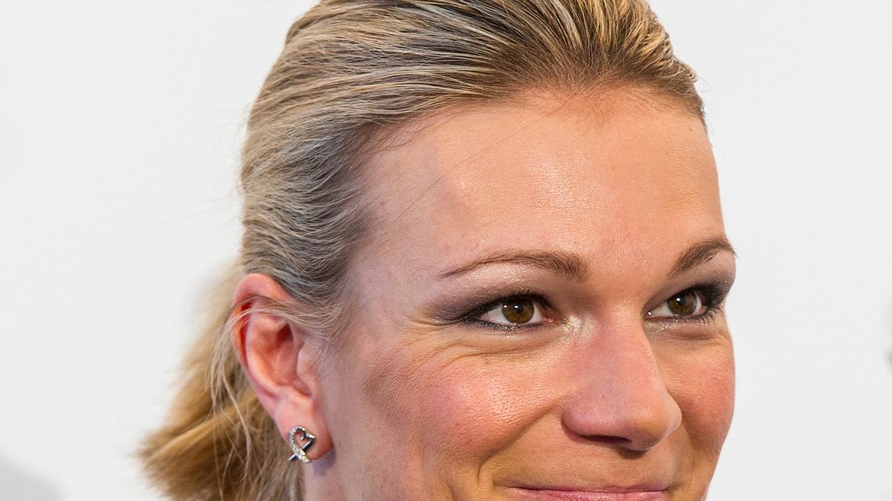 Maria Höfl-Riesch bei der Erklärung ihres Rücktritts Maria Höfl-Riesch bei der Erklärung ihres Rücktritts