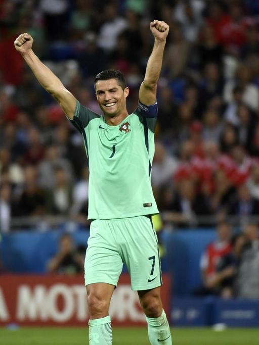 Der portugiesische Nationalspieler Cristiano Ronaldo während des EM-Spiels gegen Wales.
