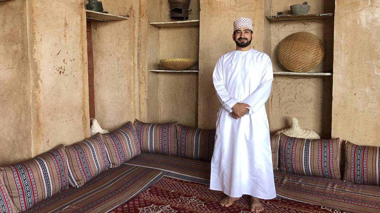 Porträt vom Geschäftsmann Suleiman Al-Suleiman in einem historischen Wohnhaus in Nizwa.
