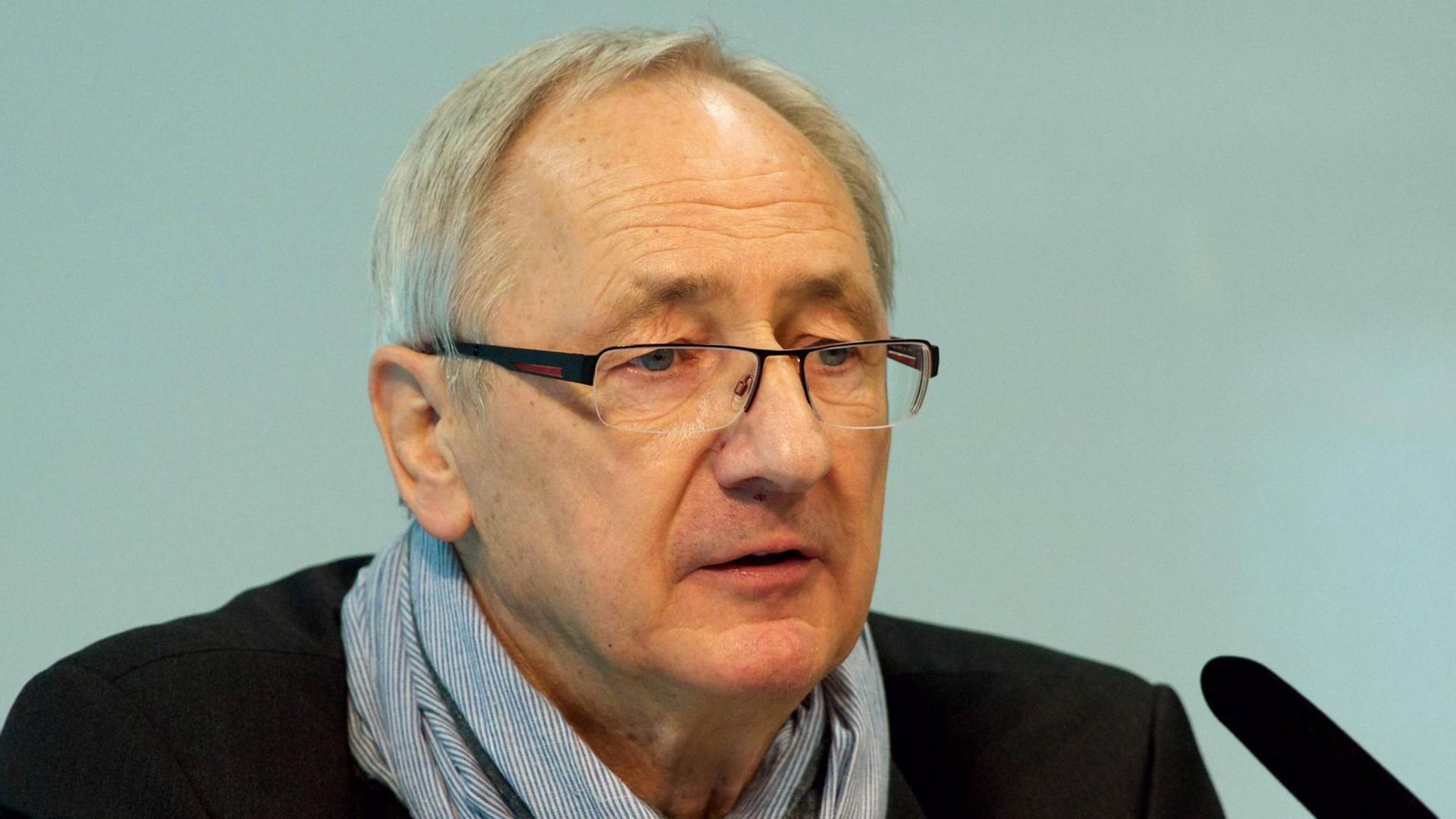 Der ehemalige DLF Sportredakteur Herbert Fischer-Solms.