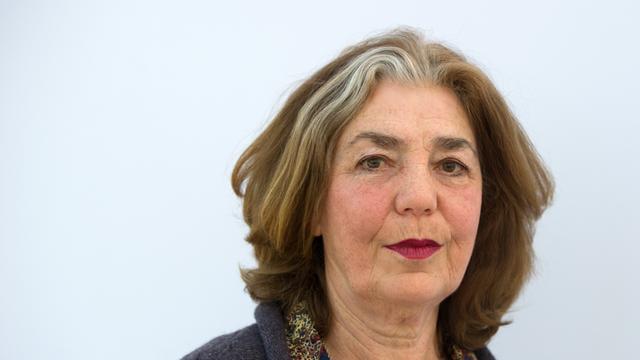 Die deutsche Schriftstellerin Irina Liebmann schaut in die Kamera
