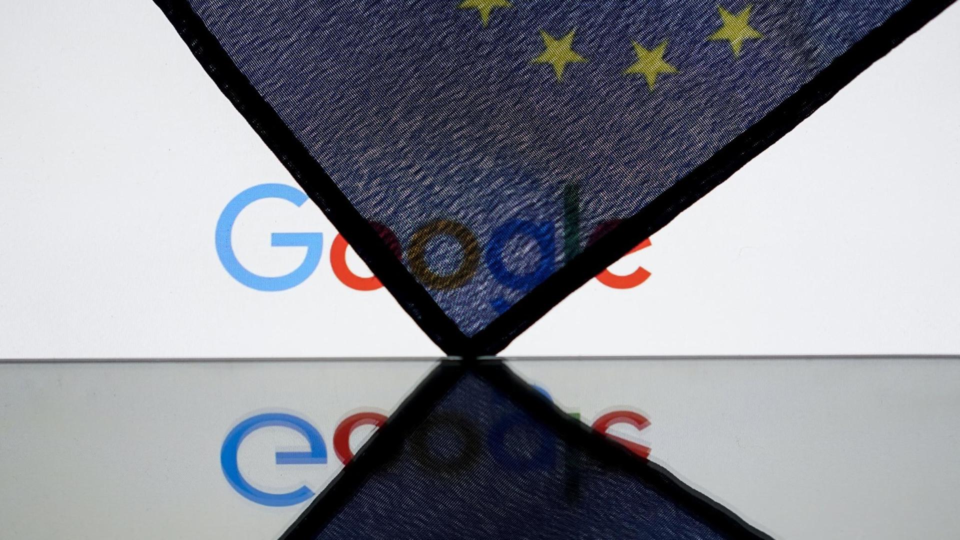 Die Illustration zeigt die europäische Flagge, durscheinend ist das Google Logo zu sehen.