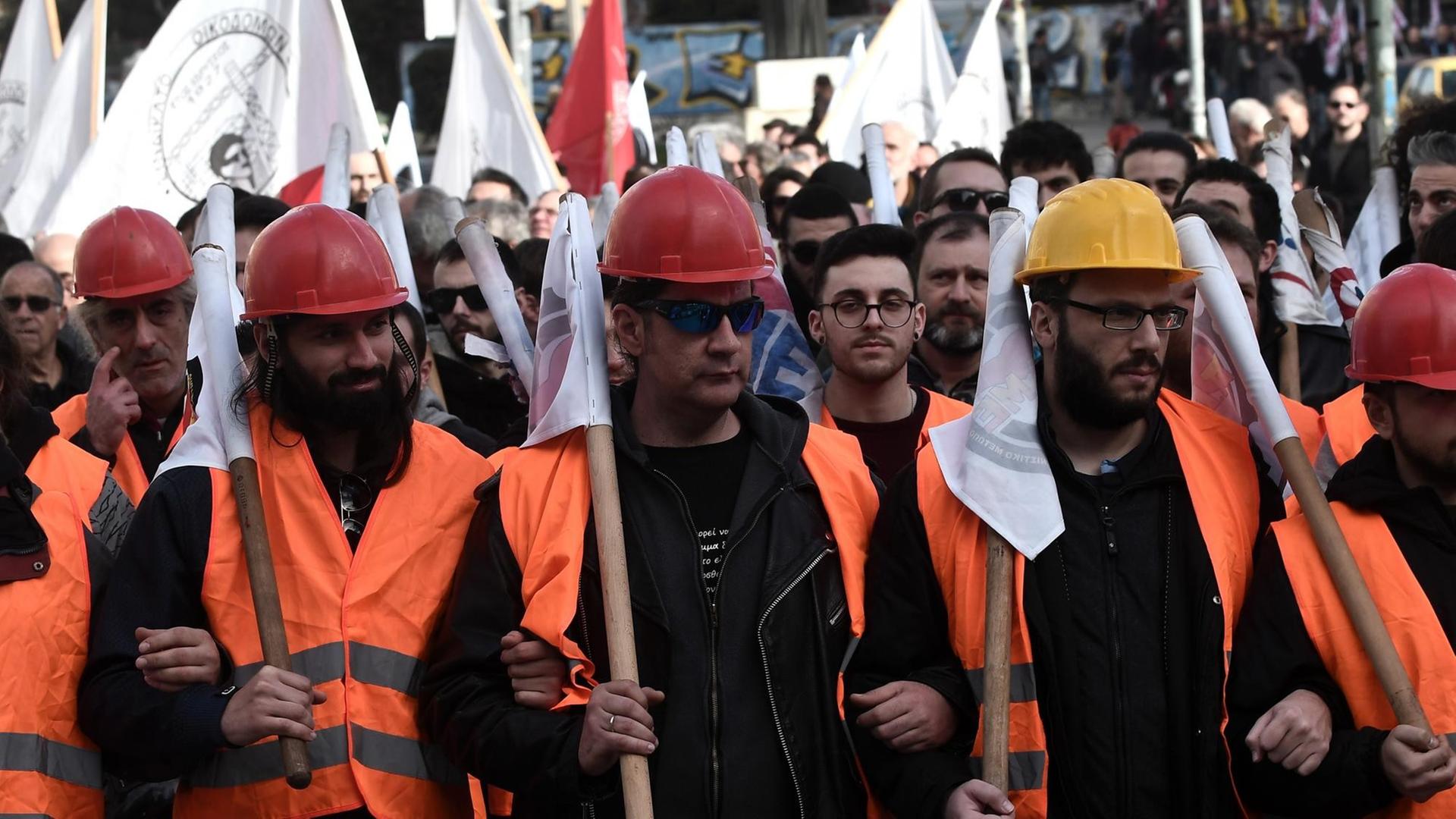 Gewerkschaftsstreik in Athen aus Protest gegen die Sparpolitik der Regierung