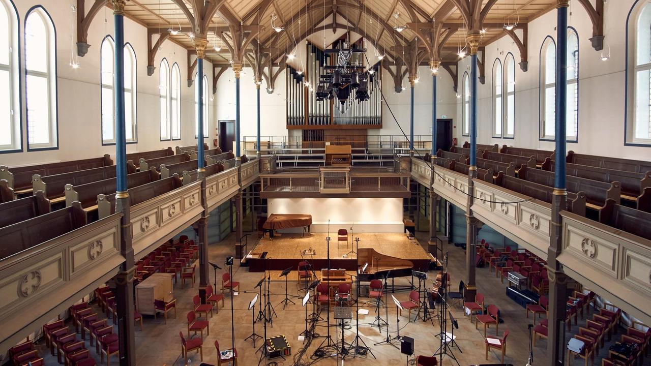 Die Immanuelskirche in Wupptertal mit Mikrofonisierung für die Aufnahme mit dem Bariton Beenjamin Appl und Concerto Köln im April 2018  