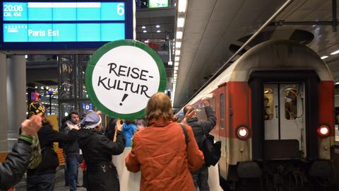 Berliner Hauptbahnhof: Abfahrt des Nachtzuges Berlin-Paris