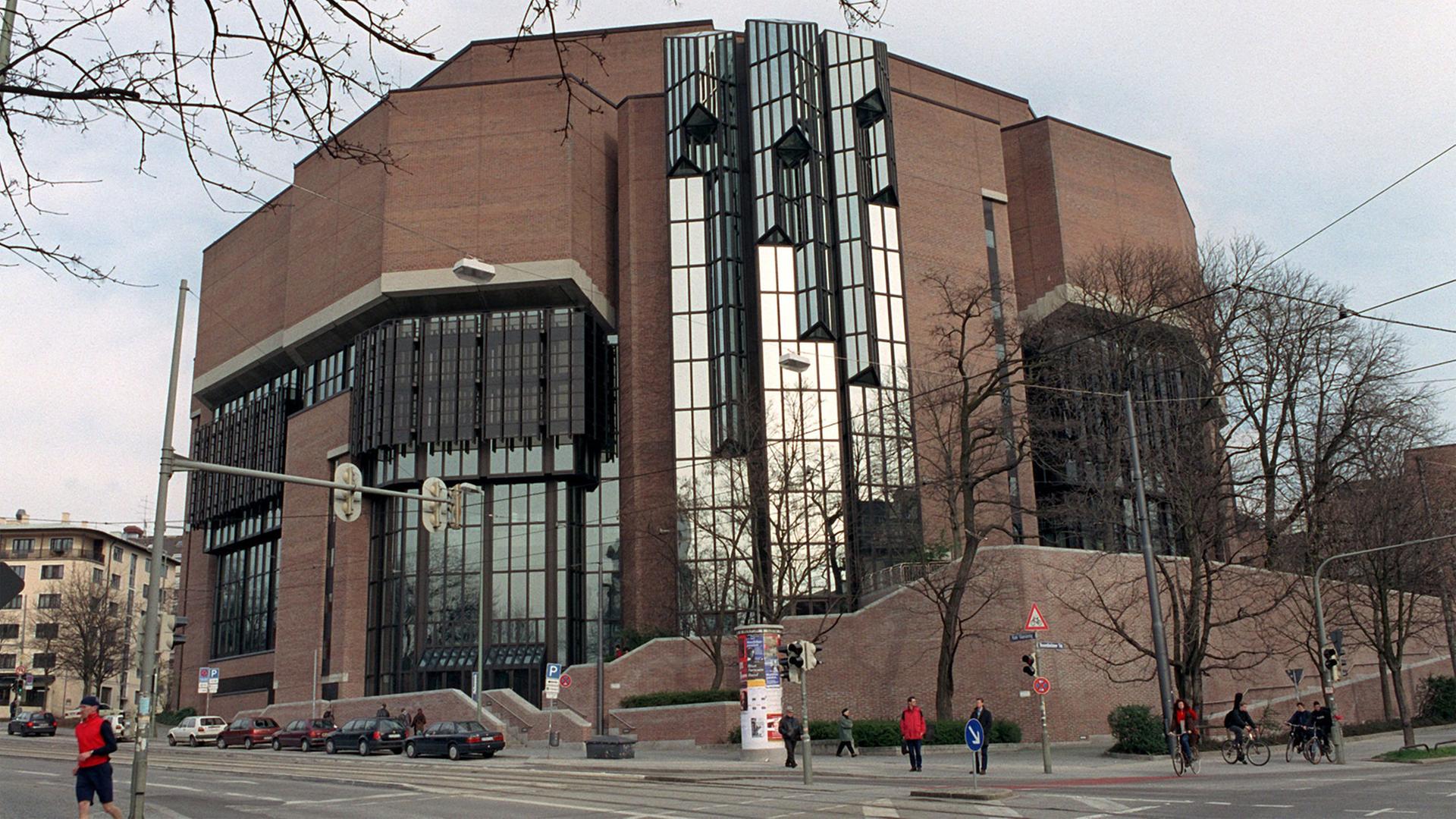 Das Bild zeigt das Gebäude des Münchner Kulturzentrums Gasteig.