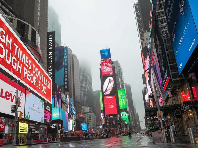 New York am 29.3.2020: Der sonst so belebte Times Square wirkt wie leergefegt.