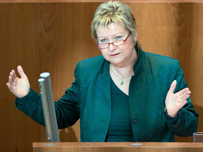 NRW-Schulministerin Sylvia Löhrmann im Landtag.