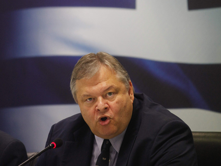 Griechenlands Finanzminister Evangelos Venizelos spricht bei einer Pressekonferenz zum Stand der griechischen Wirtschaft in Athen