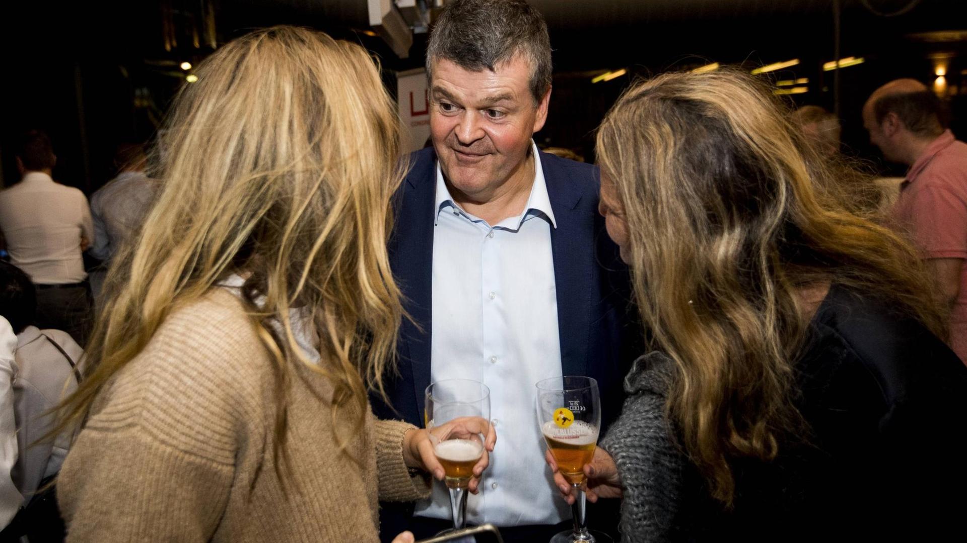 Mechelen mayor Bart Somers celebrates at a party meeting on the evening after the local elections, in Mechelen, Sunday 14 October 2018. Belgium votes in municipal, district and provincial elections. PUBLICATIONxINxGERxSUIxAUTxONLY JASPERxJACOBS 05447875
