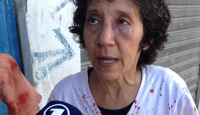 Maria da Penha ist schwer gezeichnet von dem Polizeieinsatz in der Favela.