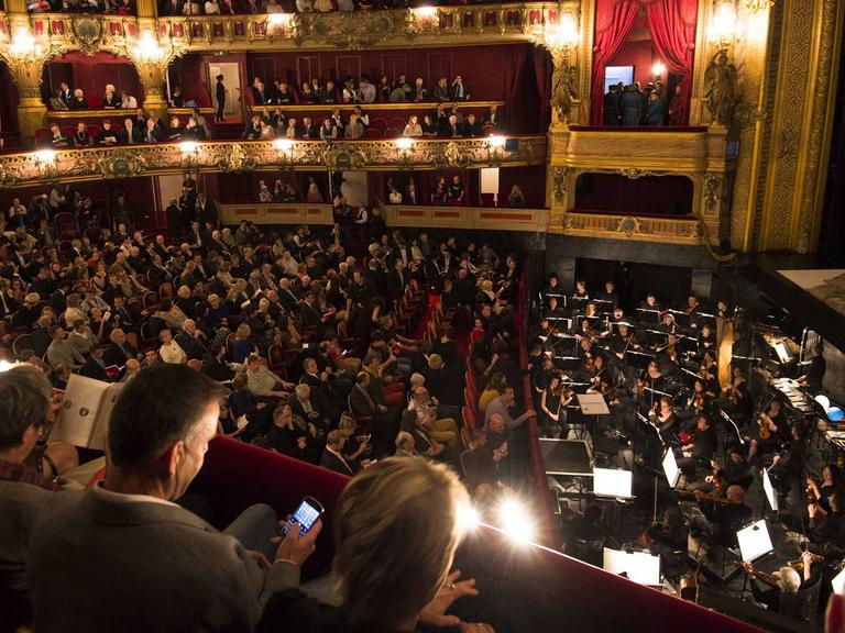 Die Oper in Brüssel bei einer Premiere am 24.Oktober 2014.