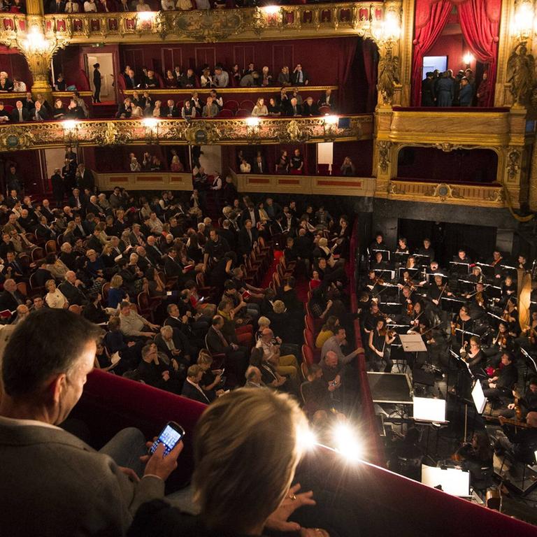 Die Oper in Brüssel bei einer Premiere am 24.Oktober 2014. 