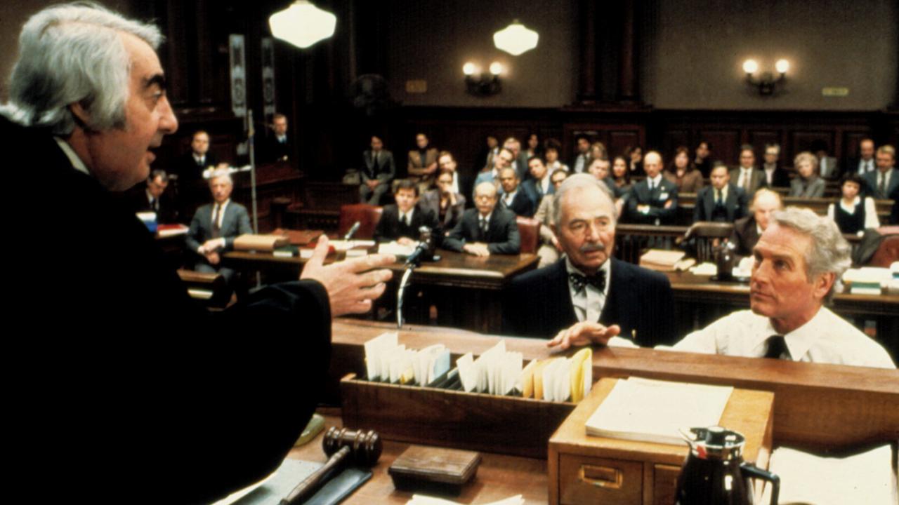 Szene aus dem Film "The Verdict" mit Milo O'Shea, James Mason und Paul Newman.