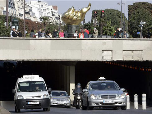 Hier geschah der Unfall von Lady Di und Dodi Al Fayed: Der Tunnel Pont de l'Alma in Paris
