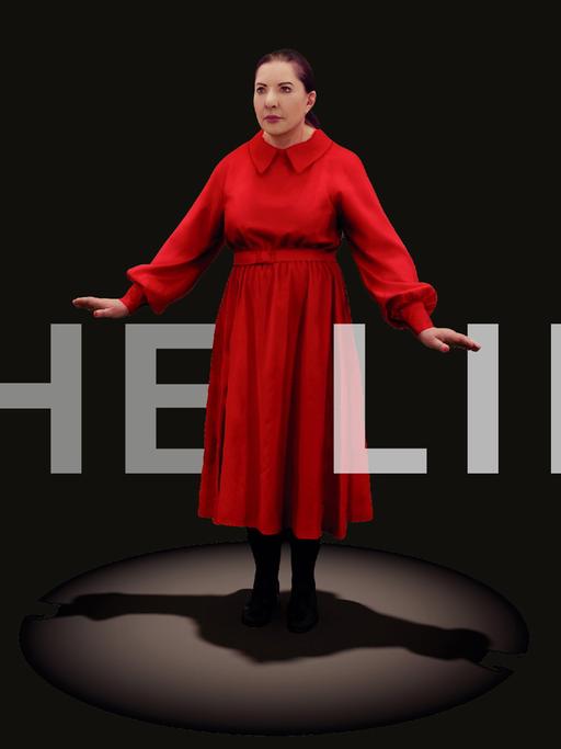 Marina Abramovic ist in ihrer Londoner Performance "The Life" nur mit Virtual-Reality-Brille zu sehen.