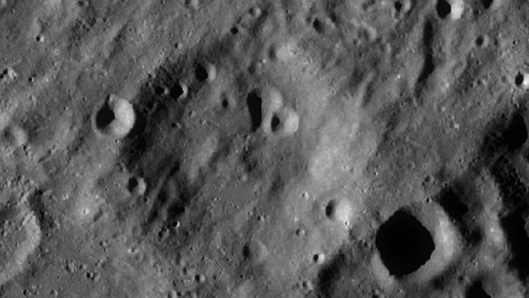 Wan Hu war nie auf dem Mond, hat dort aber einen Krater.