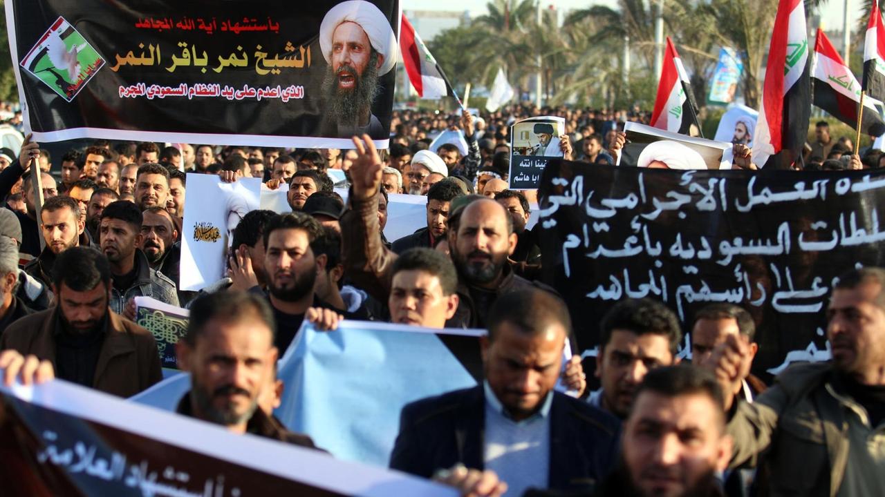 Proteste im irakischen Basra gegen die Hinrichtung des Geistlichen Nimr al-Nimr durch Saudi-Arabien