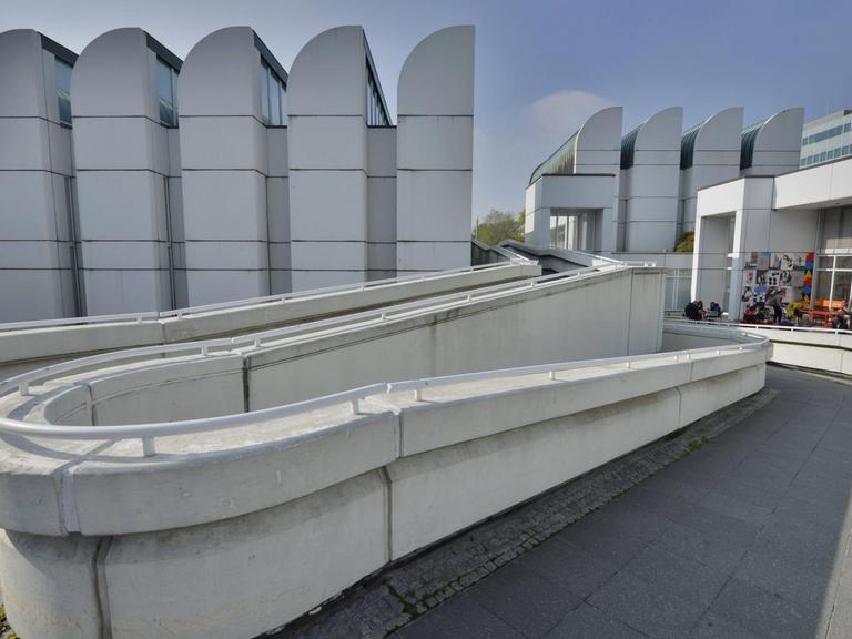 Außenaufnahme des Bauhaus-Archiv, Museum fuer Gestaltung, in Berlin