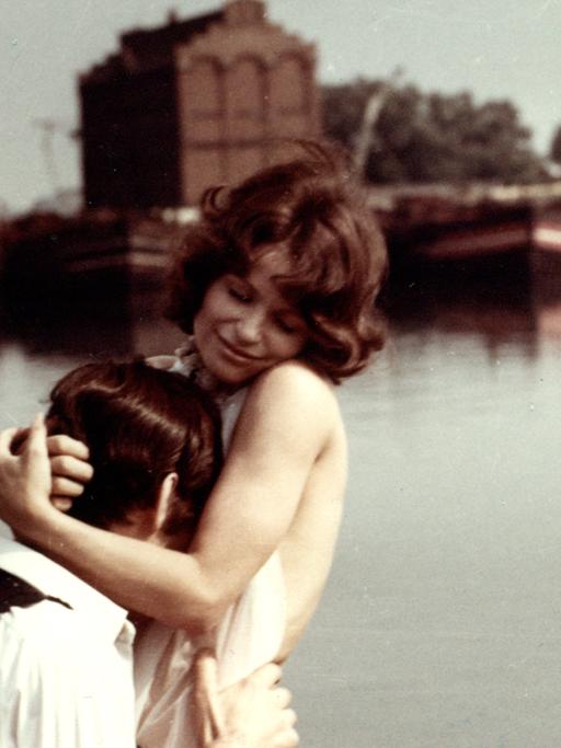 Filmszene aus "Die Legende von Paul und Paula" mit Angelica Domröse und Winfried Glatzeder