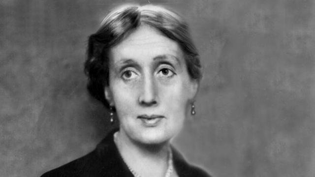 Schwarz-Weiß-Porträt der britischen Schriftstellerin Virginia Woolf (1882-1941), zeitgenössische Aufnahme.