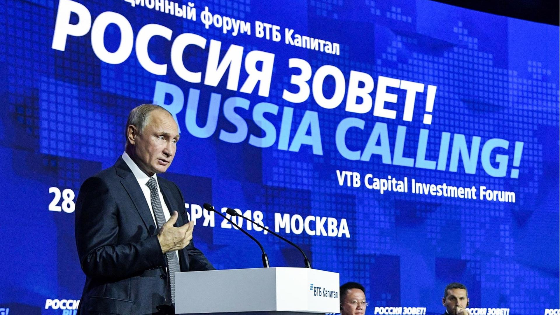 Russlands Präsident spricht bei einer Wirtschaftskonferenz in Moskau am 28.11.2018.