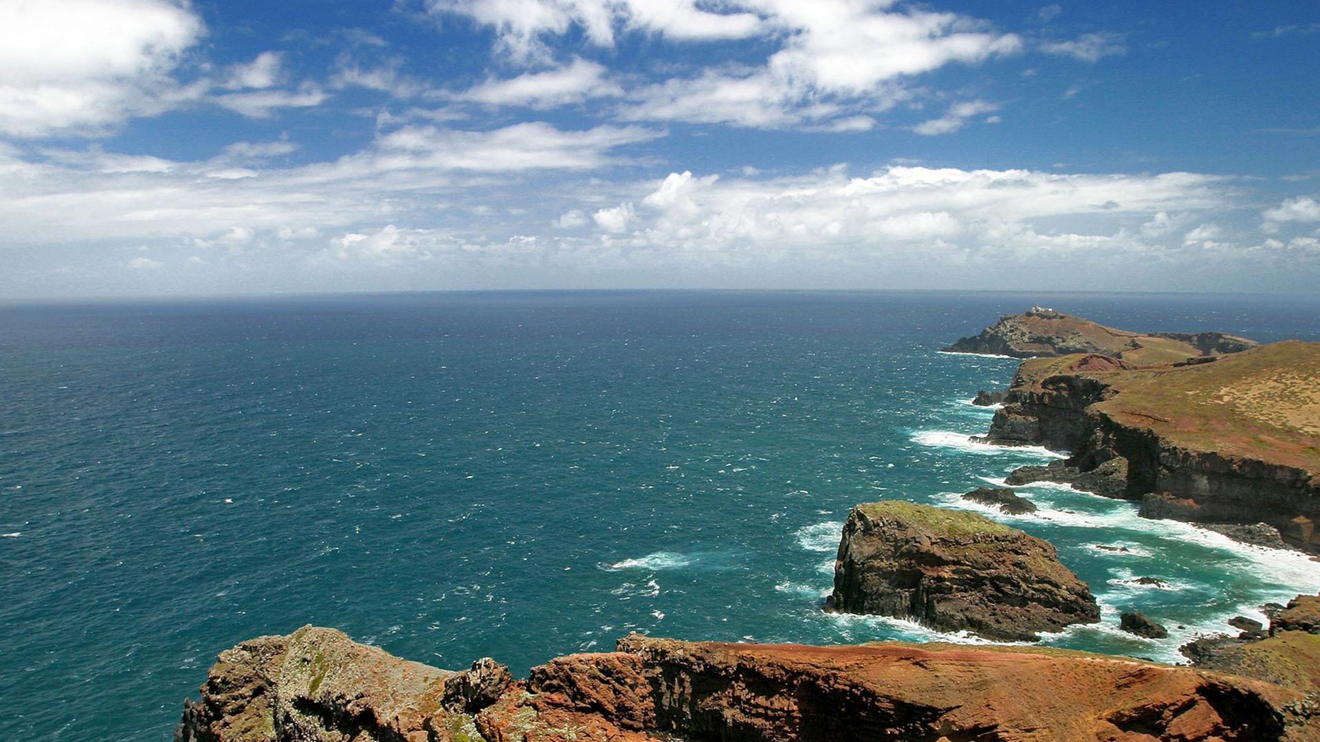 Felsküste vor Madeiras Halbinsel Ponta de Sao Lourenco