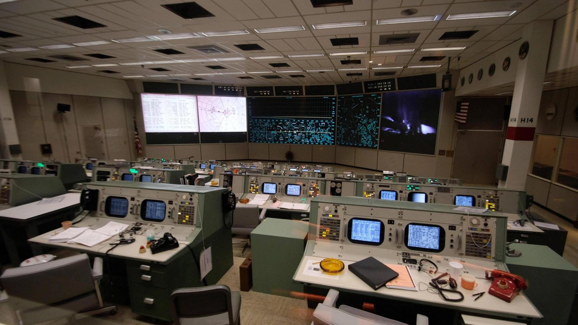 Blick in den renovierten Raum des Johnson Space Center in Houston Blick in den renovierten Raum des Johnson Space Center in Houston