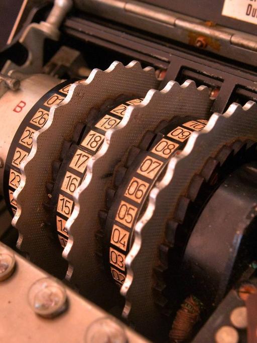 Eine Enigma, die von den Deutschen im Zweiten Weltkrieg zum codieren von Nachrichten genutzt wurde.