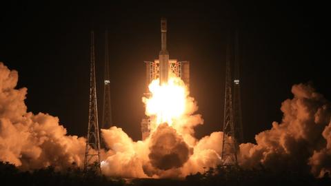 Start einer Langer-Marsch-Rakete: Qian Xuesen hat die chinesische Raumfahrt begründet