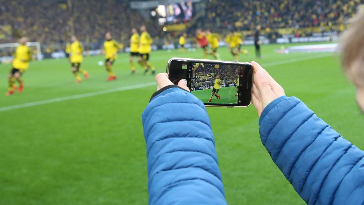 Bundesliga-Medienrechte - DFL: Veränderte Mediennutzung Beeinflusst Vergabe