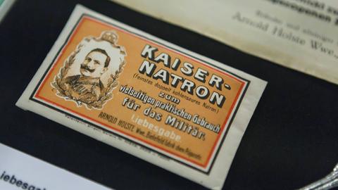 Packung Kaiser Natron in der Ausstellung "Alltag an der Heimatfront"