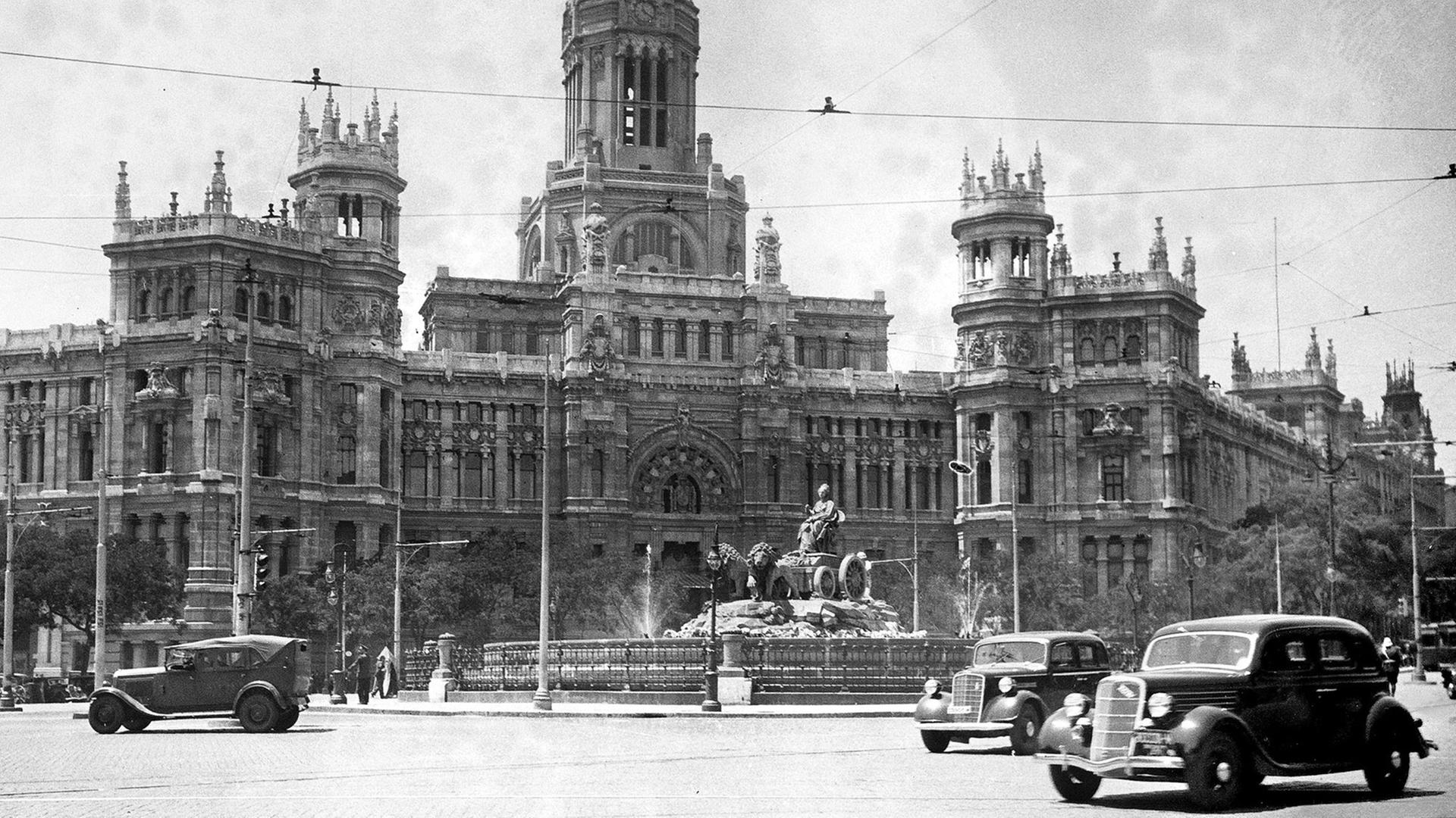 Die Plaza de Cibeles in Madrid, Spanien um 1935
