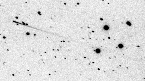 Der Asteroid 7968 zeigte 1996 einen deutlichen Staubschweif