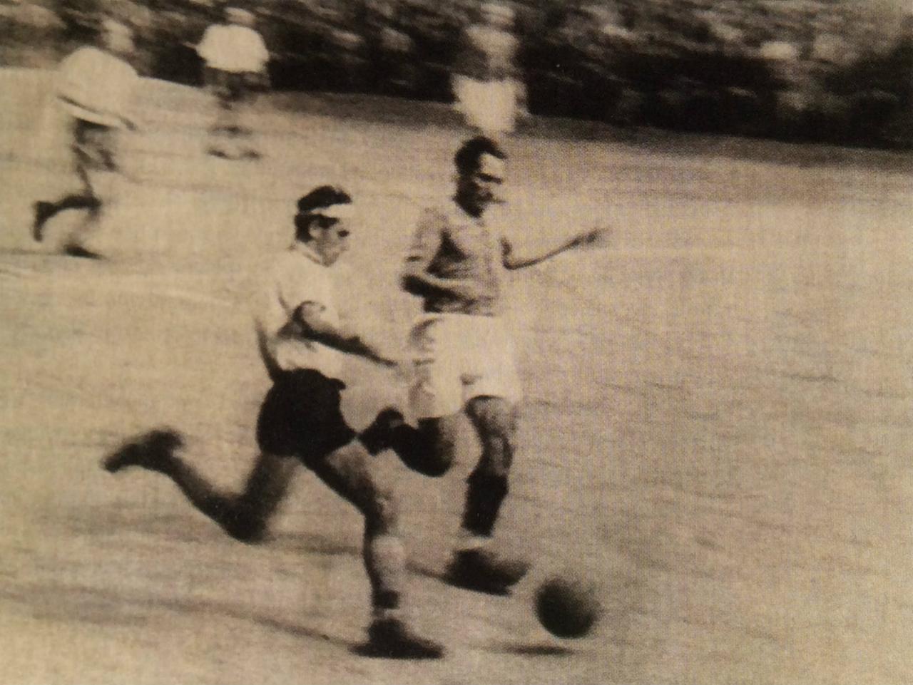 Sportgespräch mit dem Holocaust-Überlebenden Peter Erben, der in der Liga Terezin, der Fußball-Liga des Ghettos Theresienstadt, spielte. 